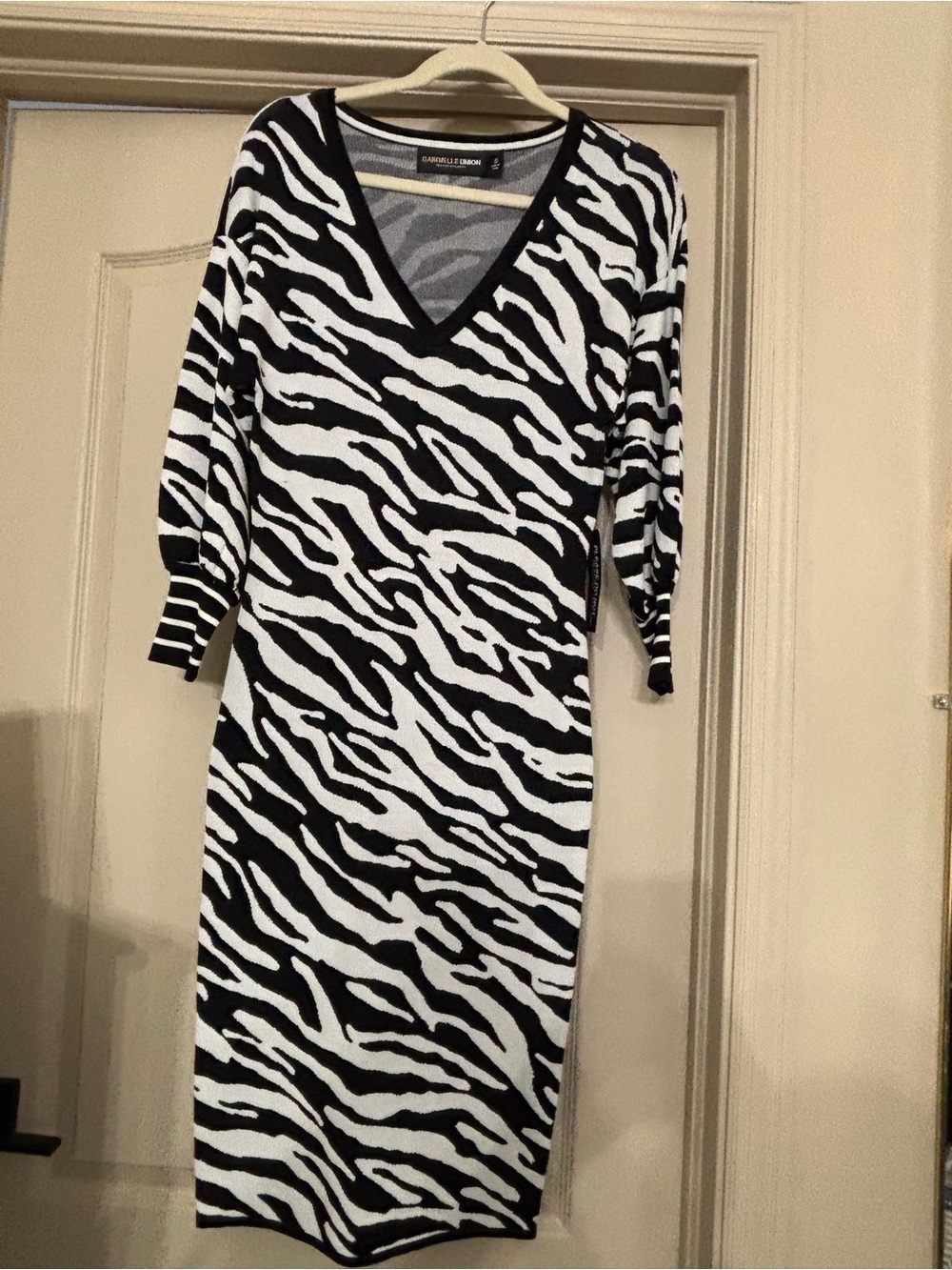 New Gabrielle Union black and white zebra sweater maxi dress